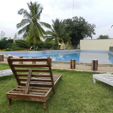 Park Hotel And Resort Kaglipur Exterior foto